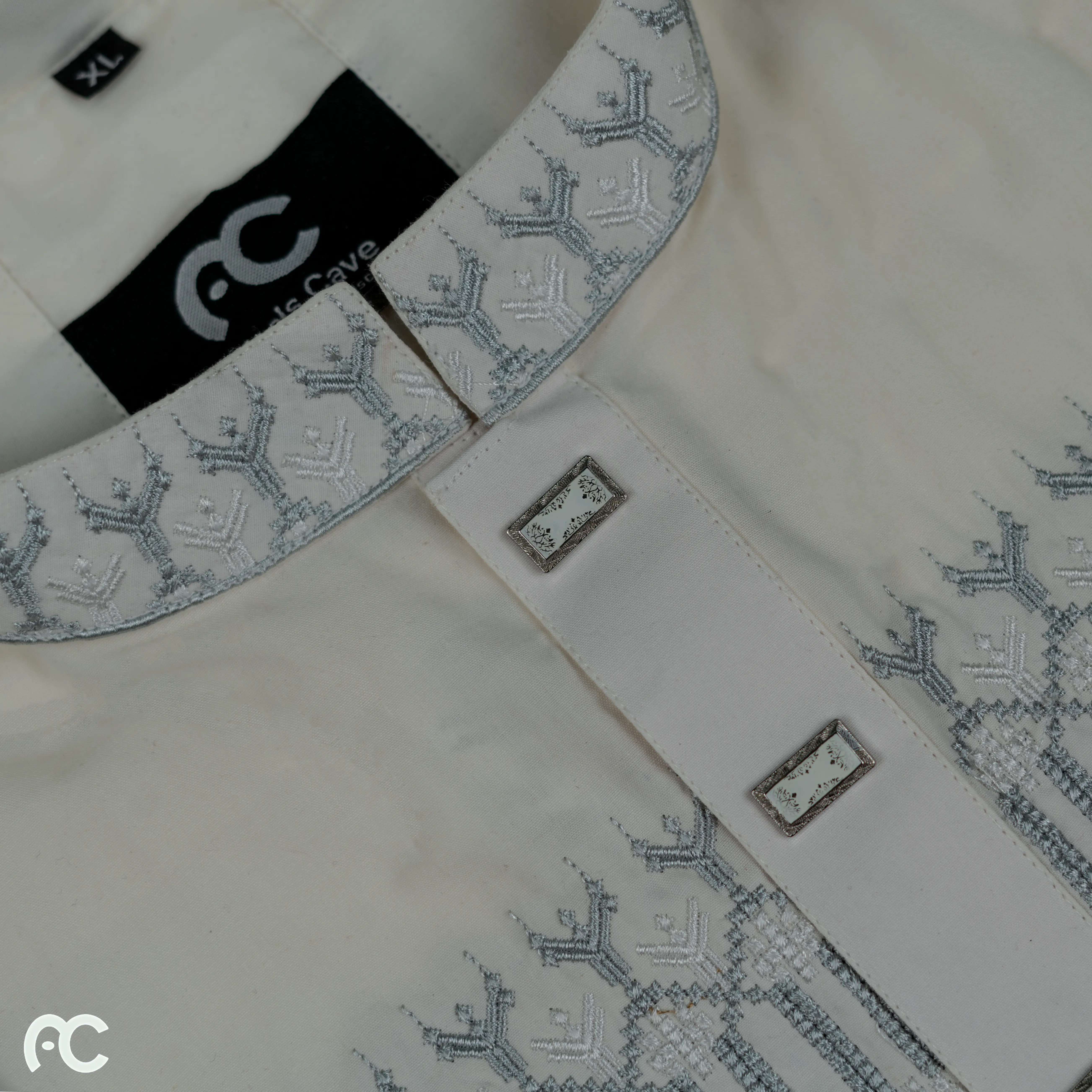 Zayan — detail view